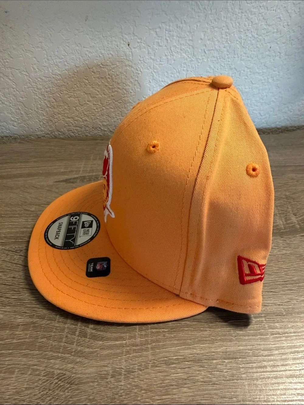 New Era Snapback Tampa Bay Buccaneers Throwback Logo Hat - Orange - Picture 3 of 6